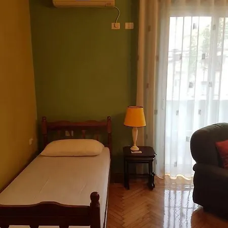 Miku -charming One Bedroom At Komuna E Parisit Apartment
